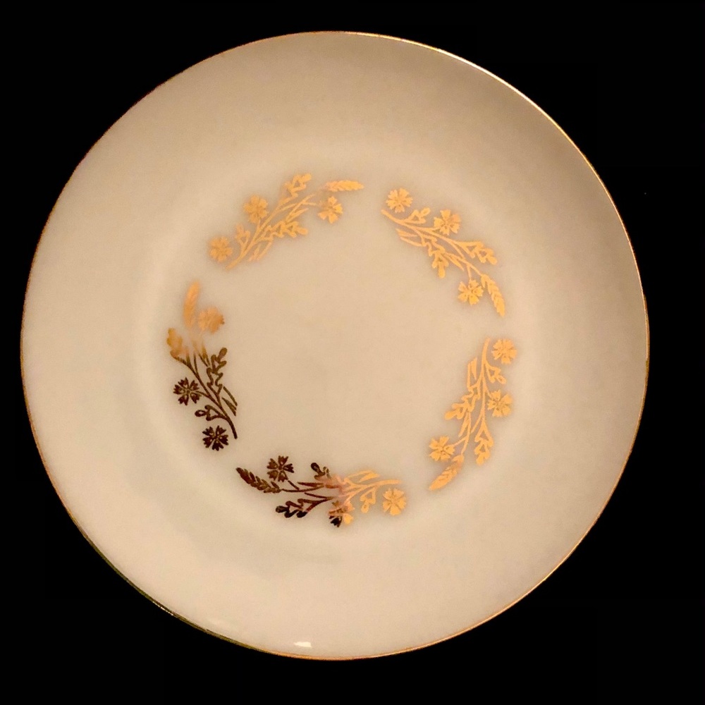 11" chop plate Meadow Gold